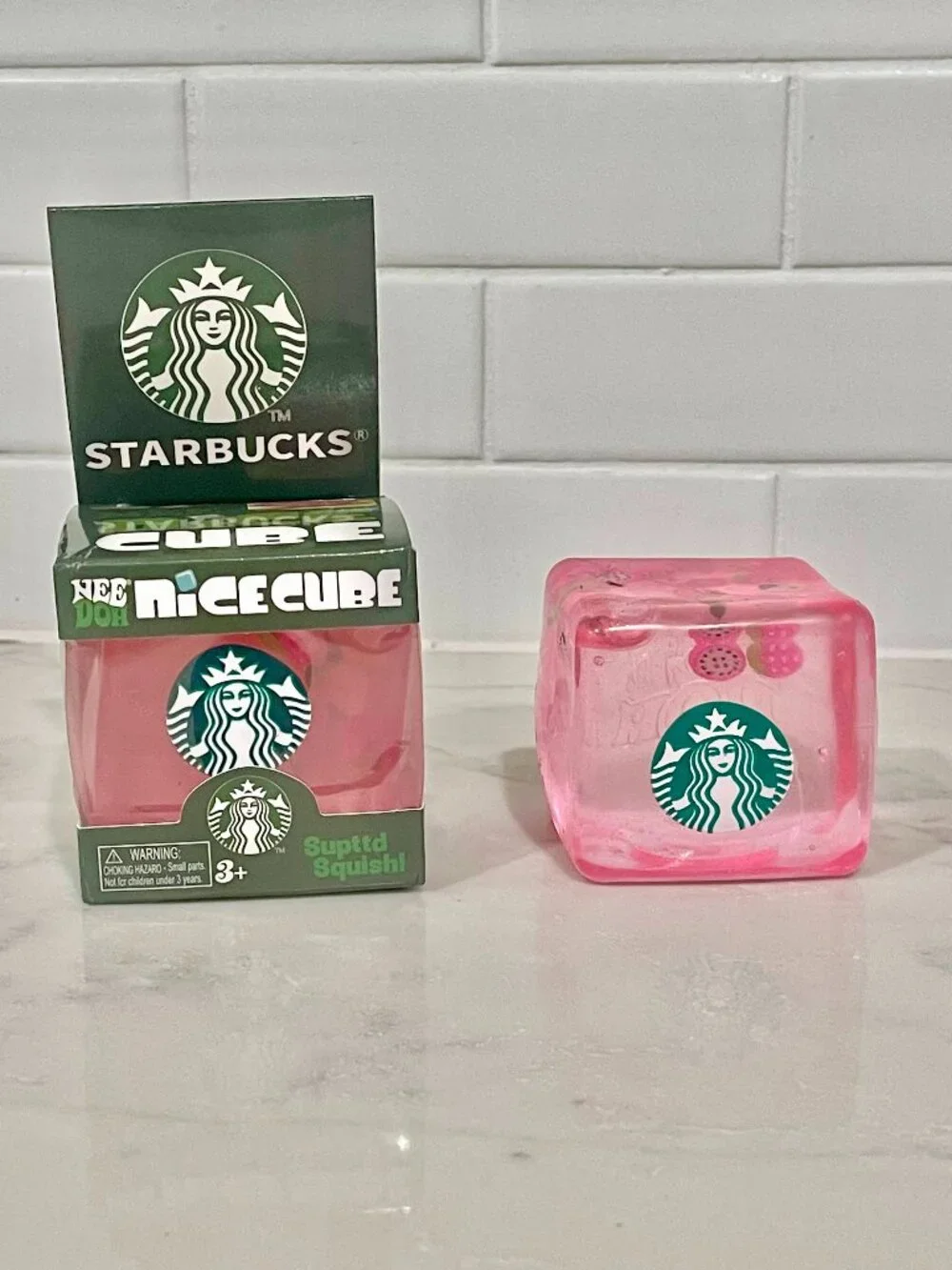 Starbucks Needoh Nice Cube Squishy Stress Relief Toy Strawberry Açai Lemonade